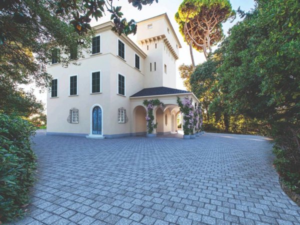 casa indipendente in vendita a Genova in zona Albaro