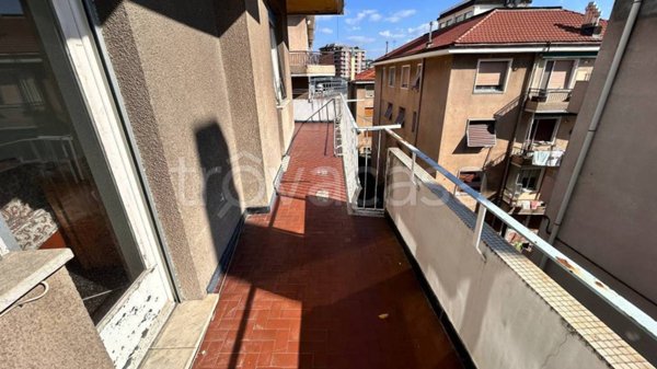 appartamento in vendita a Genova in zona Sestri Ponente