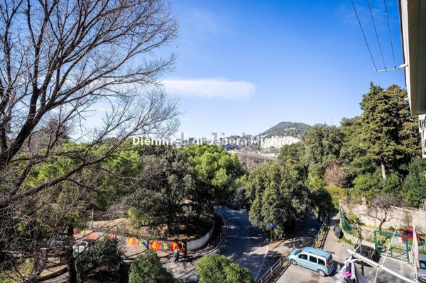 appartamento in vendita a Genova in zona Sestri Ponente