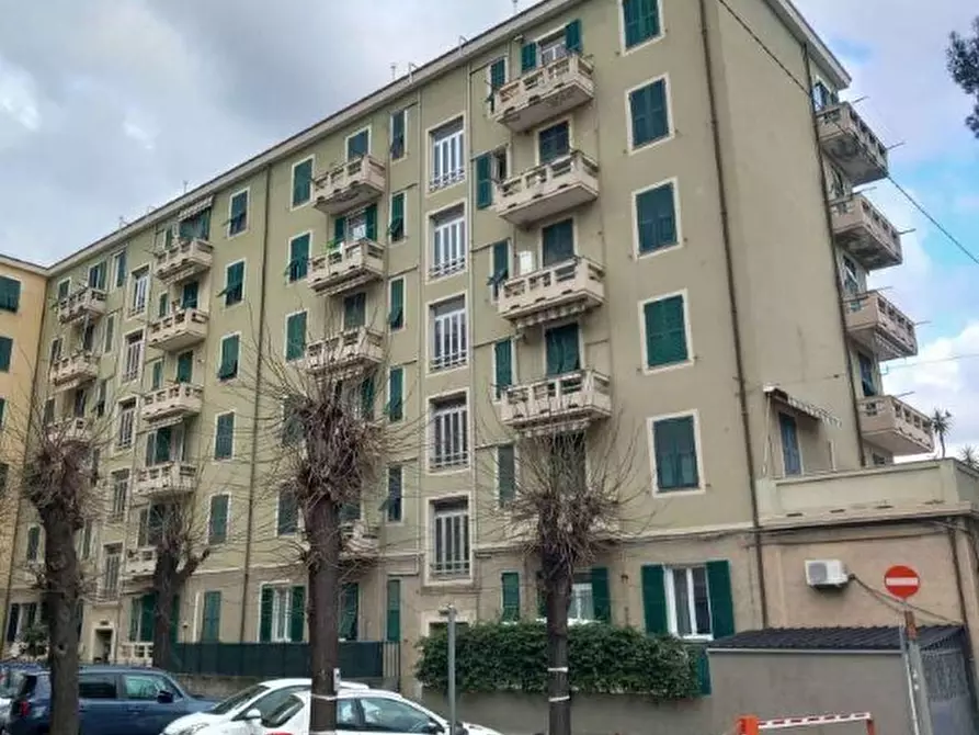 appartamento in vendita a Genova in zona Sestri Ponente