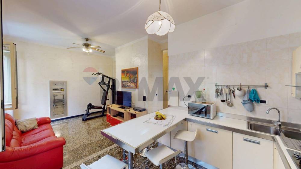 appartamento in vendita a Genova in zona Sestri Ponente