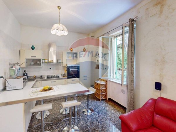 appartamento in vendita a Genova in zona Sestri Ponente