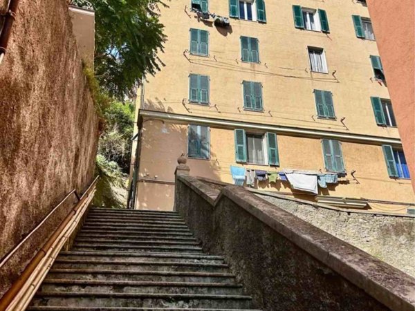 appartamento in vendita a Genova in zona Quezzi