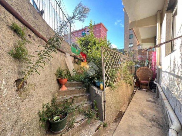 appartamento in vendita a Genova in zona Quezzi