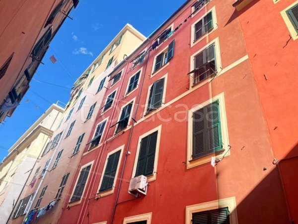 appartamento in vendita a Genova in zona Sottoripa / Maddalena / Molo