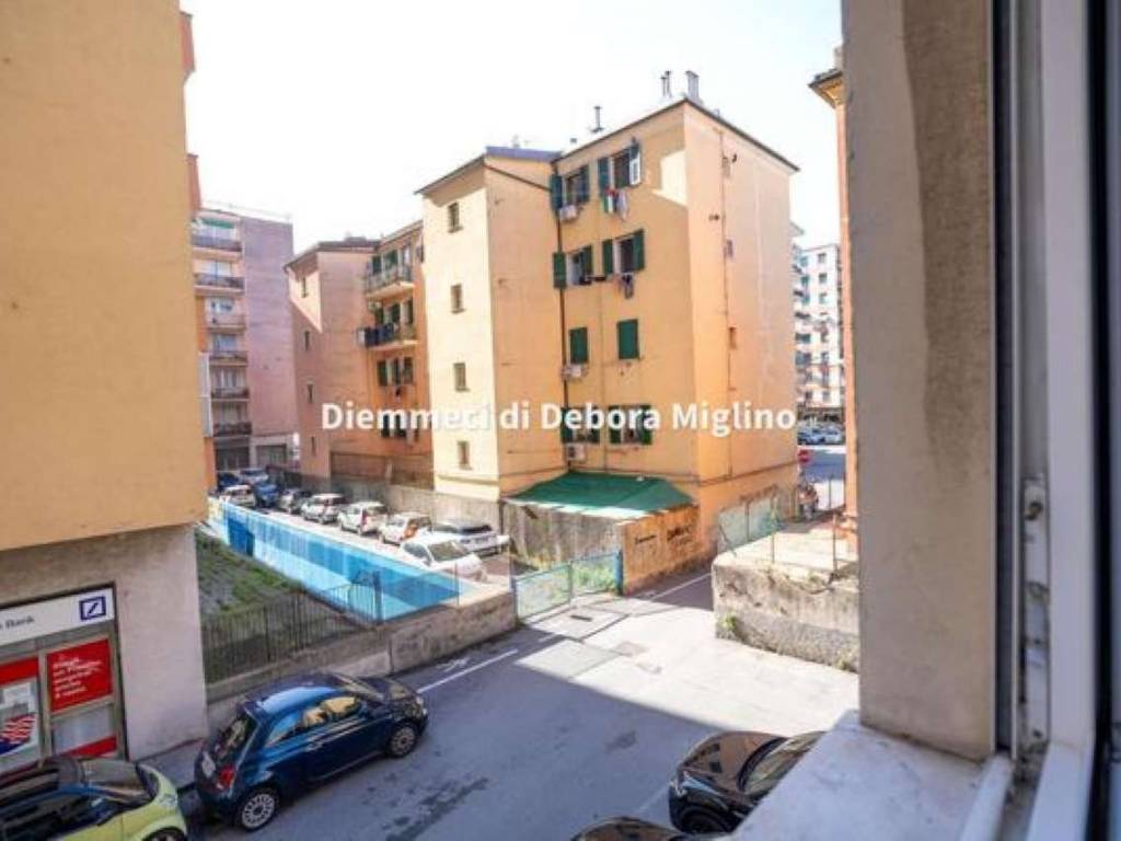 appartamento in vendita a Genova in zona Sestri Ponente