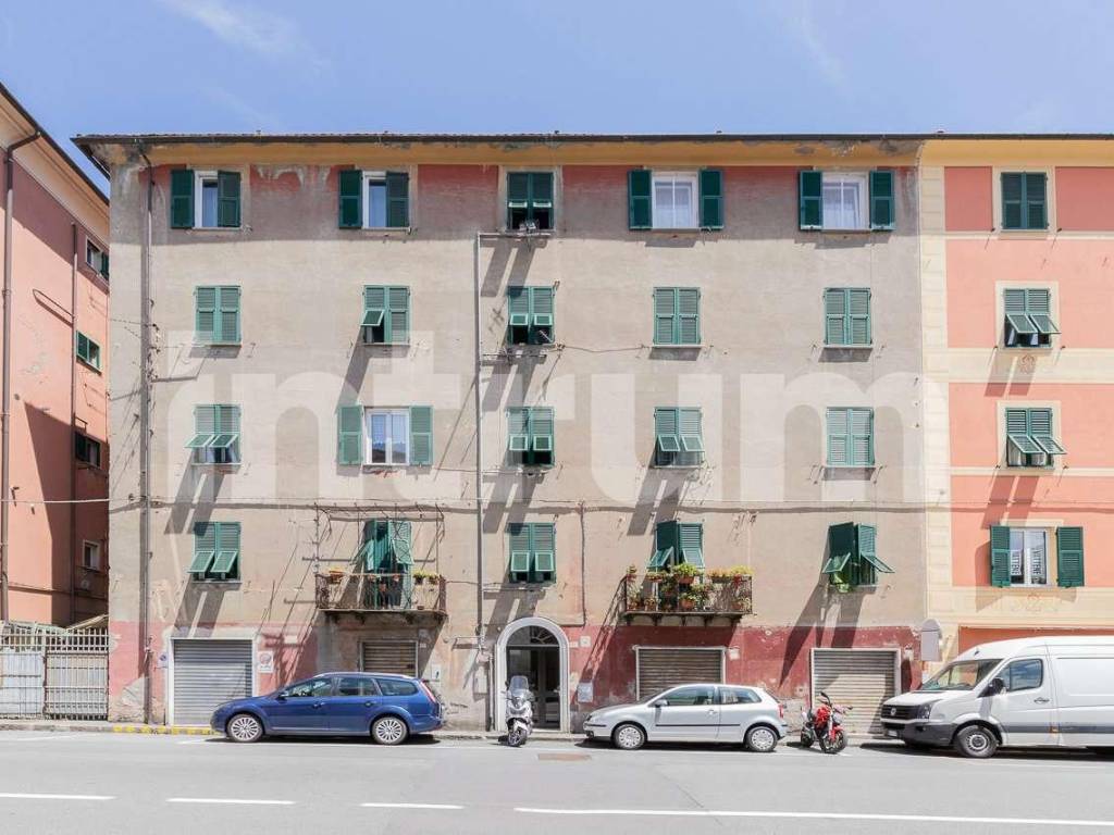 appartamento in vendita a Genova in zona Rivarolo