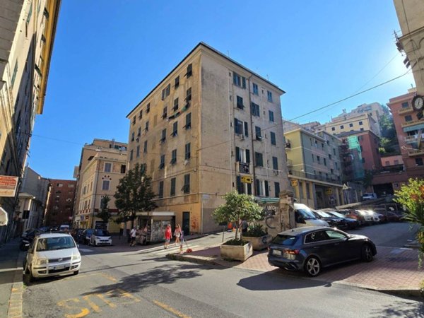 negozio in vendita a Genova in zona Lagaccio / Granarolo