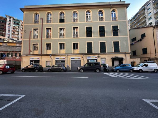 negozio in vendita a Genova in zona Quezzi