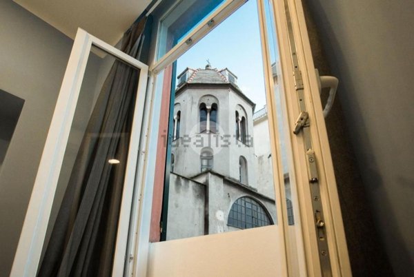 appartamento in vendita a Genova in zona Sottoripa / Maddalena / Molo