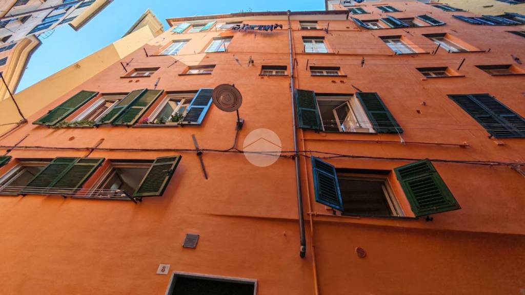 appartamento in vendita a Genova in zona Sottoripa / Maddalena / Molo