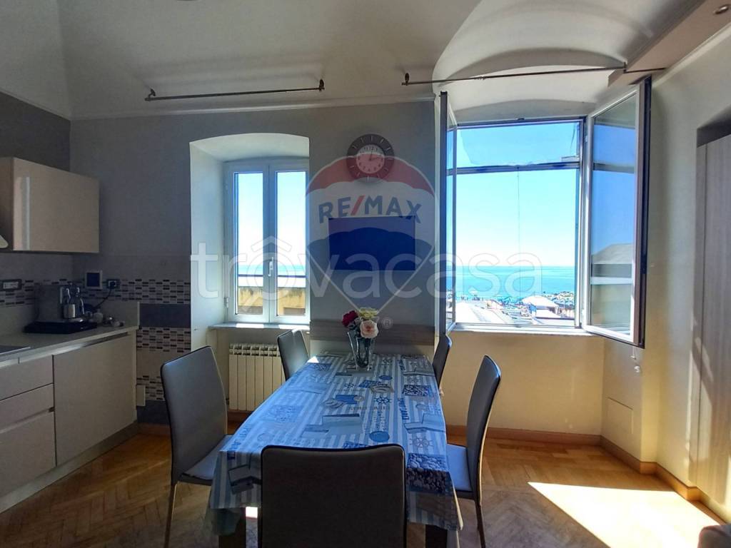 appartamento in vendita a Genova in zona Voltri