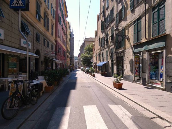 appartamento in vendita a Genova in zona Sottoripa / Maddalena / Molo