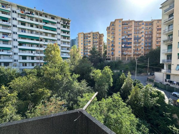 appartamento in vendita a Genova in zona Sestri Ponente