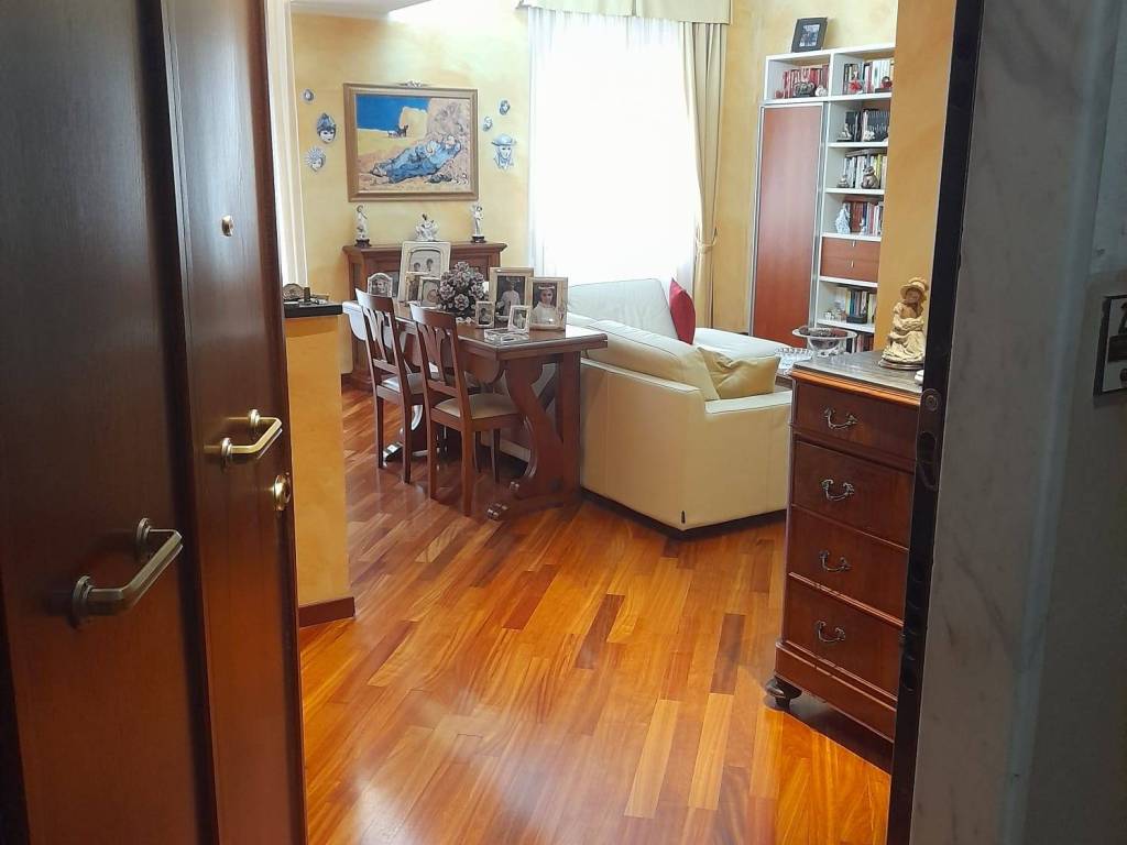 appartamento in vendita a Genova in zona Sampierdarena