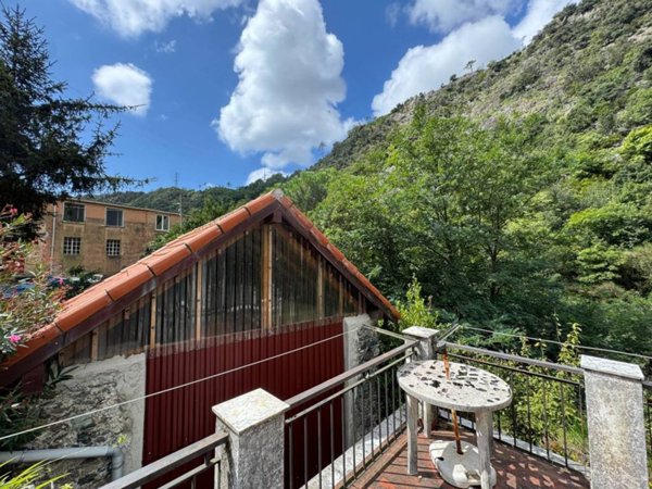 casa indipendente in vendita a Genova in zona Sestri Ponente
