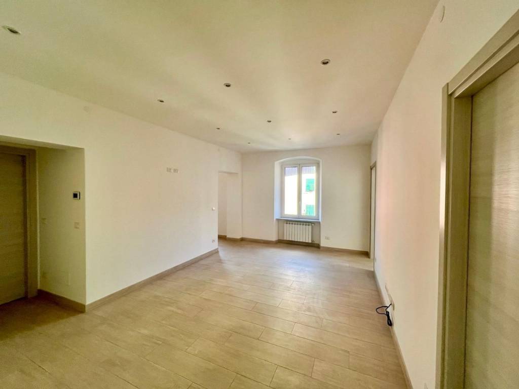 appartamento in vendita a Genova in zona Rivarolo