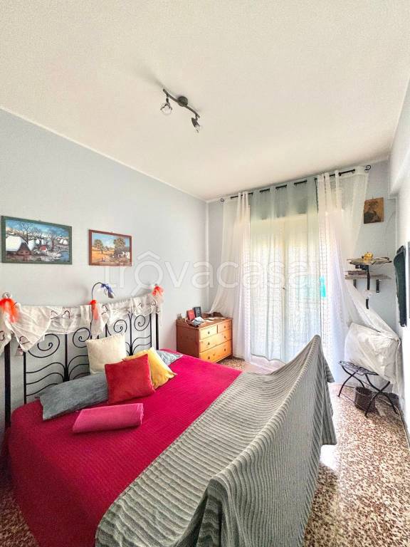 negozio in vendita a Genova in zona San Gottardo/Sant'Eusebio