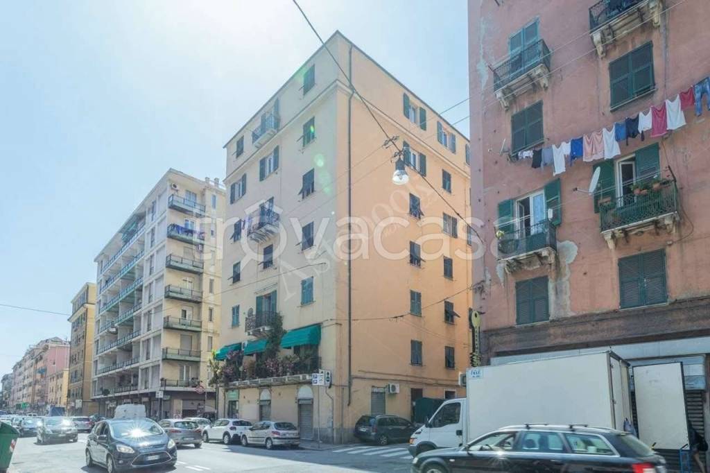 appartamento in vendita a Genova in zona Sampierdarena
