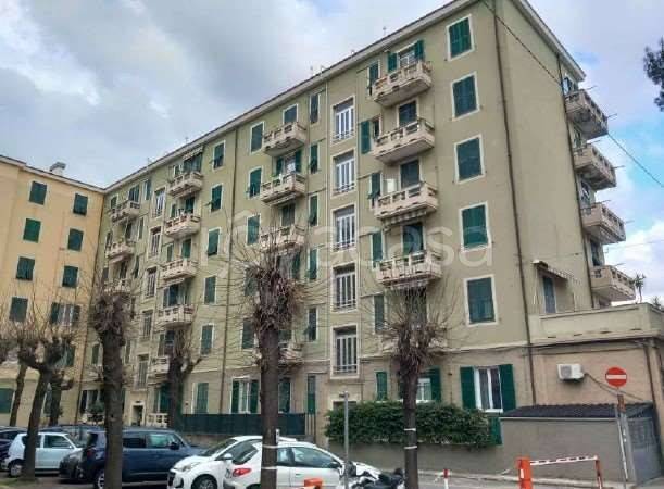 appartamento in vendita a Genova in zona Sestri Ponente