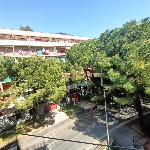 appartamento in vendita a Genova in zona Sestri Ponente