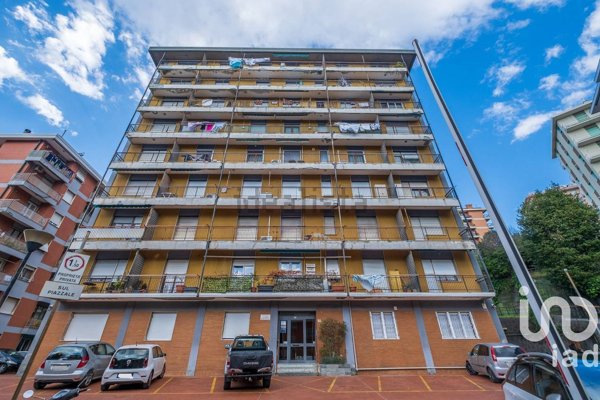 appartamento in vendita a Genova in zona Sestri Ponente