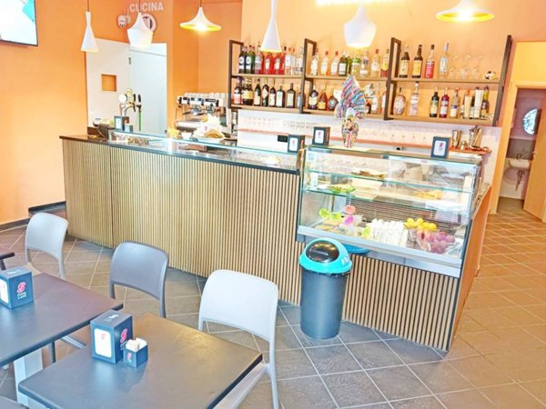 negozio in vendita a Genova in zona Marassi