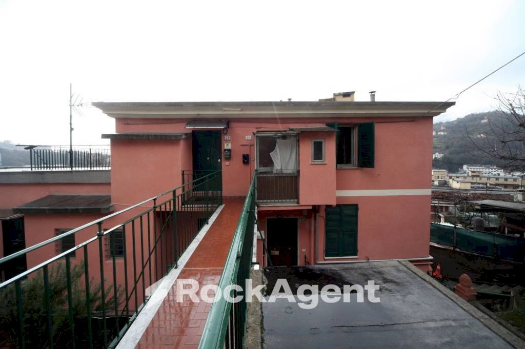 appartamento in vendita a Genova in zona Bolzaneto