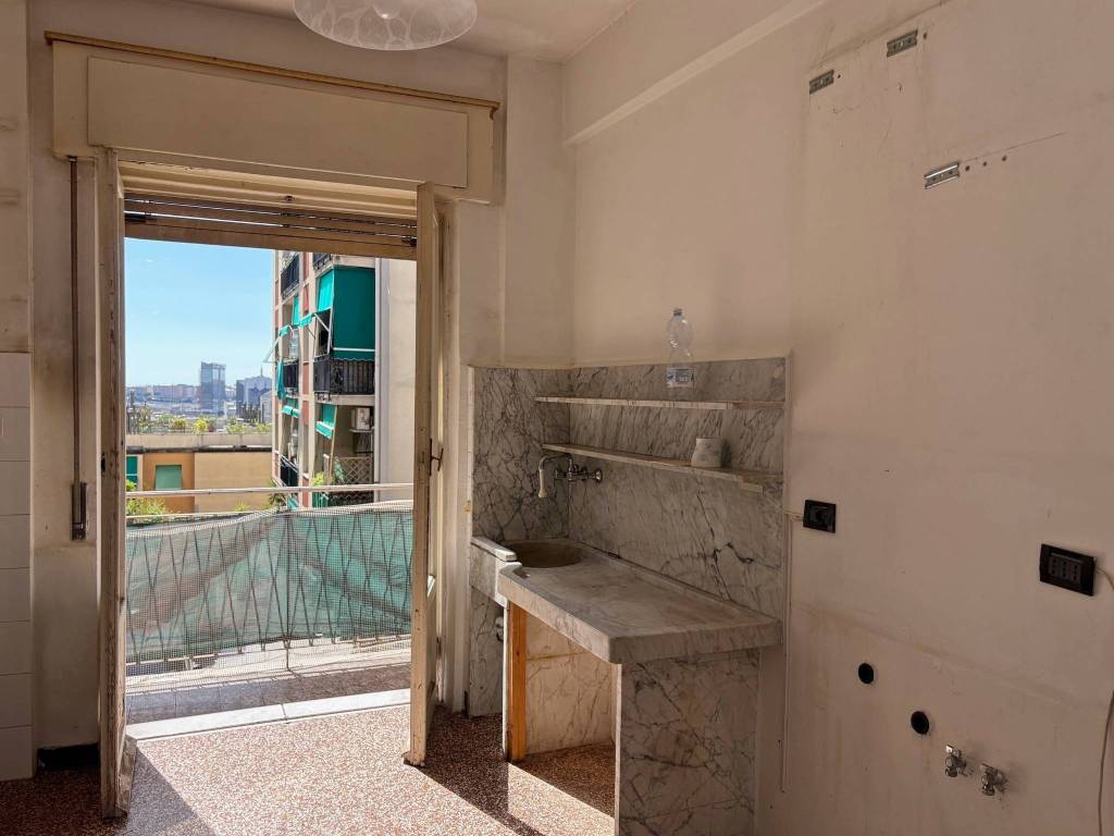 appartamento in vendita a Genova in zona Marassi
