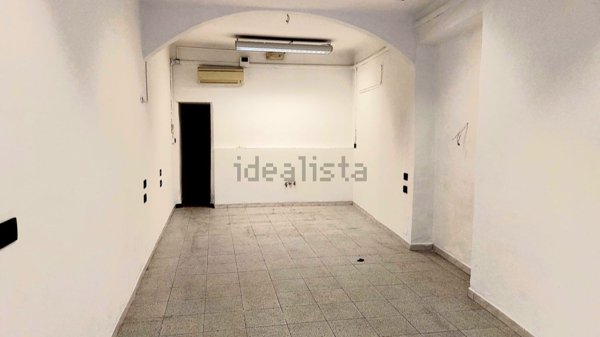 negozio in vendita a Genova in zona Sampierdarena