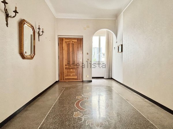 appartamento in vendita a Genova in zona Staglieno