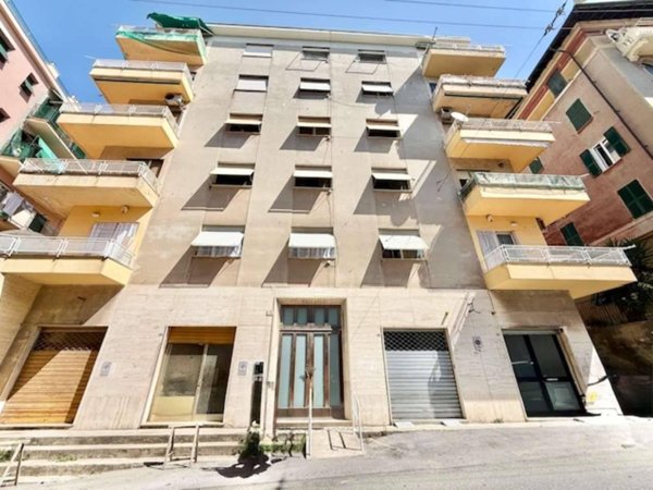 appartamento in vendita a Genova in zona Sestri Ponente