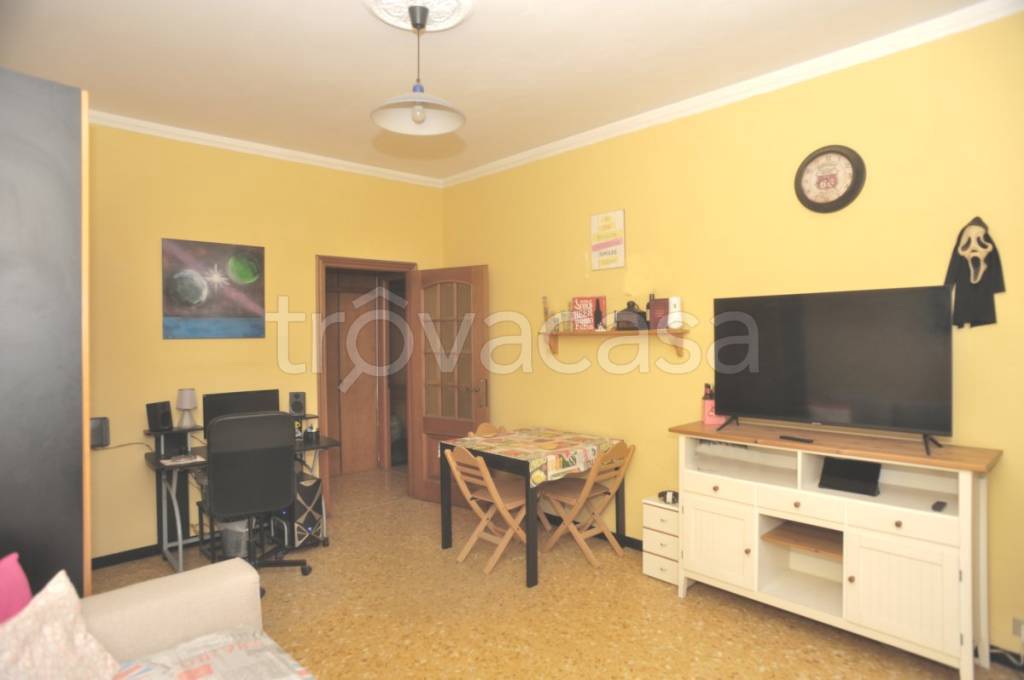 appartamento in vendita a Genova in zona Sestri Ponente