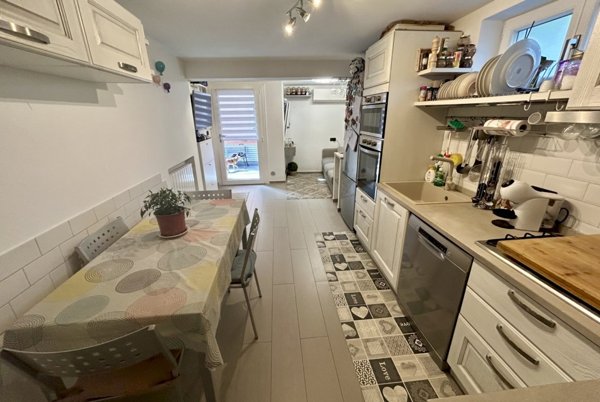 appartamento in vendita a Genova in zona Bavari