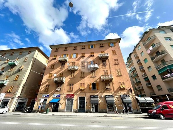 appartamento in vendita a Genova in zona Sestri Ponente