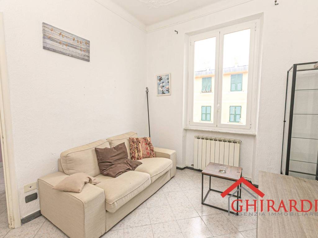 appartamento in vendita a Genova in zona Sestri Ponente