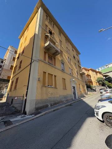 appartamento in vendita a Genova in zona Bolzaneto