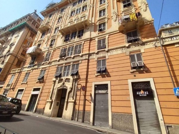 appartamento in vendita a Genova in zona Sottoripa / Maddalena / Molo