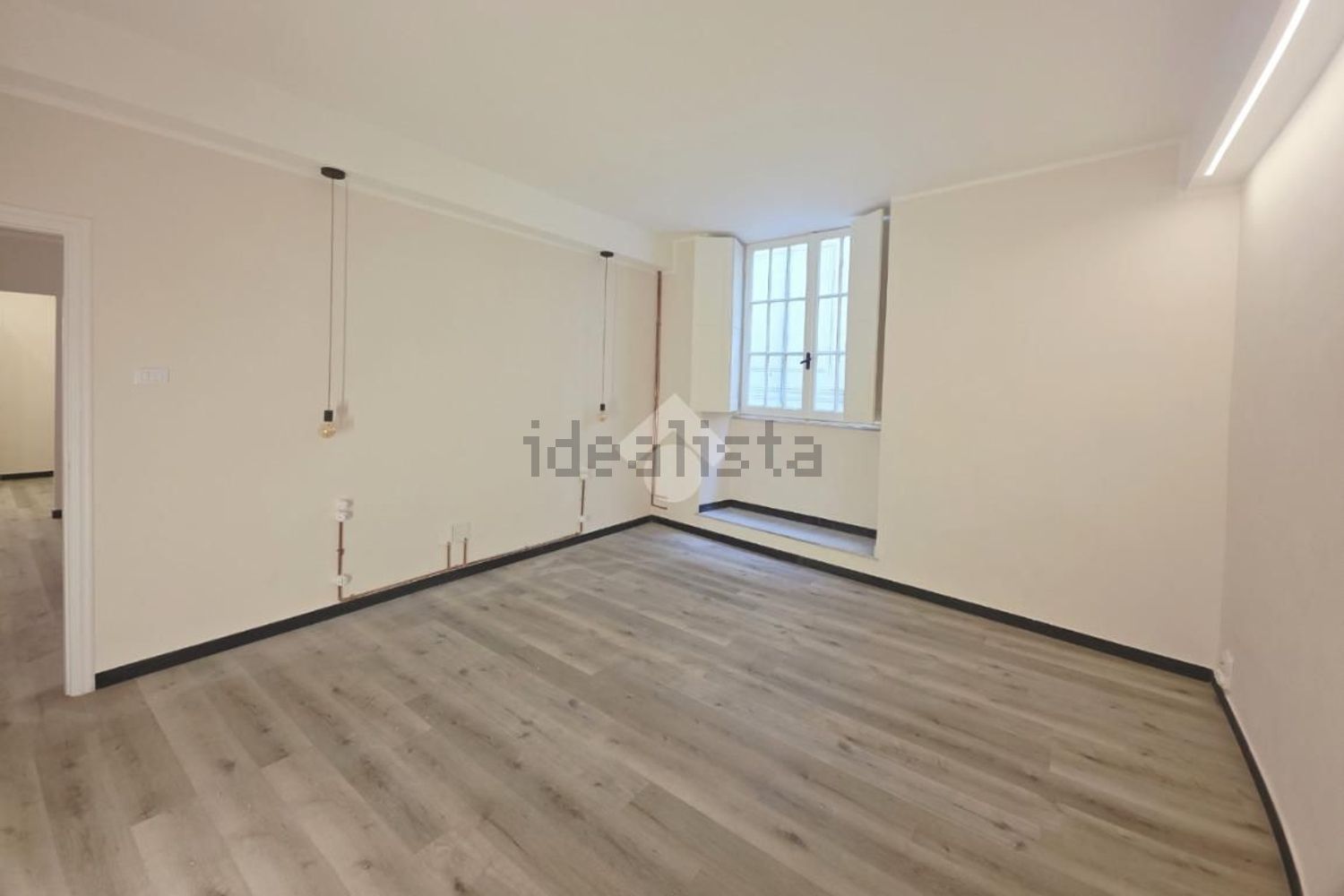 appartamento in vendita a Genova in zona Sottoripa / Maddalena / Molo