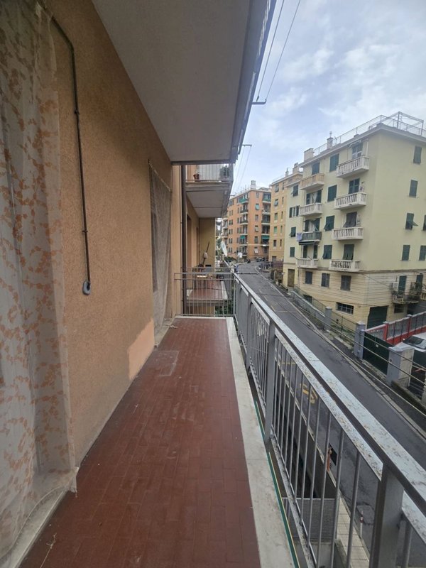 appartamento in vendita a Genova in zona Sestri Ponente