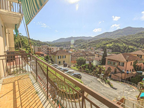 appartamento in vendita a Genova in zona Rivarolo