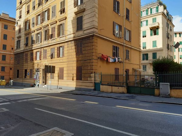 ufficio in vendita a Genova in zona Foce