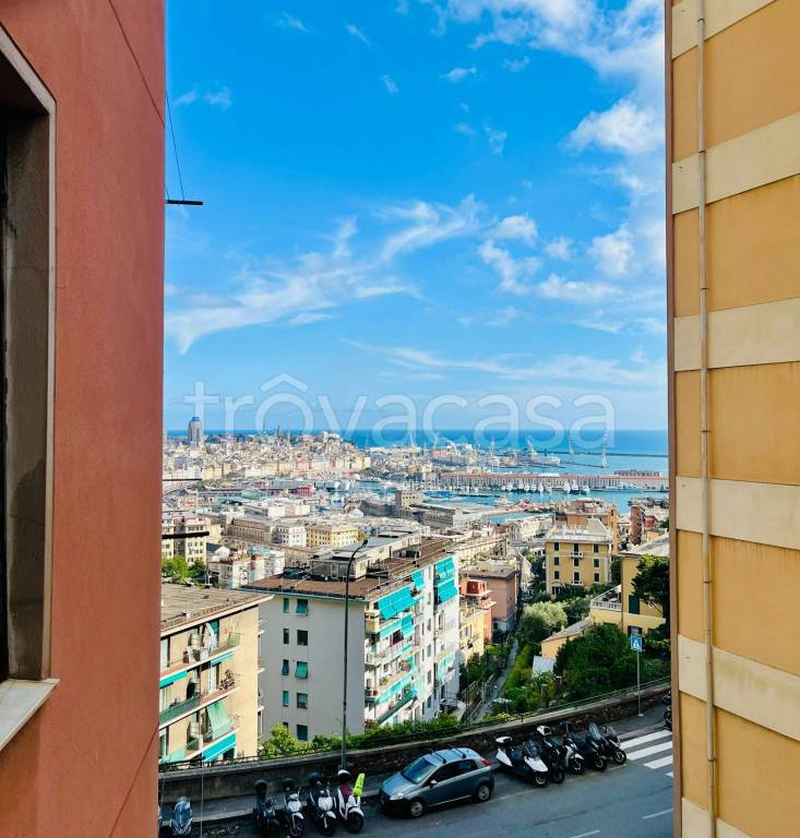 appartamento in vendita a Genova in zona Lagaccio / Granarolo