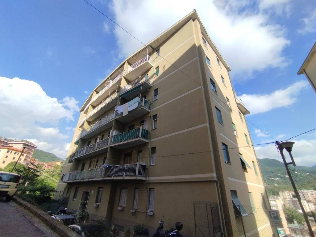 appartamento in vendita a Genova in zona Struppa