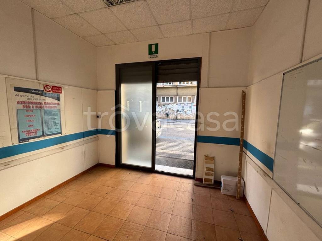 negozio in vendita a Genova in zona Marassi