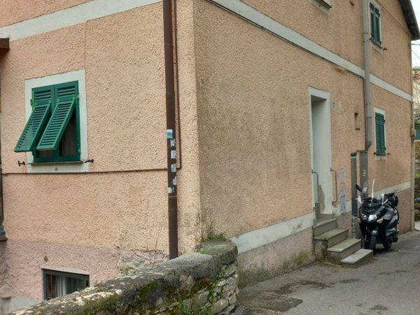 appartamento in vendita a Genova in zona Molassana