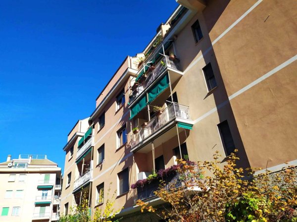 appartamento in vendita a Genova in zona Sturla