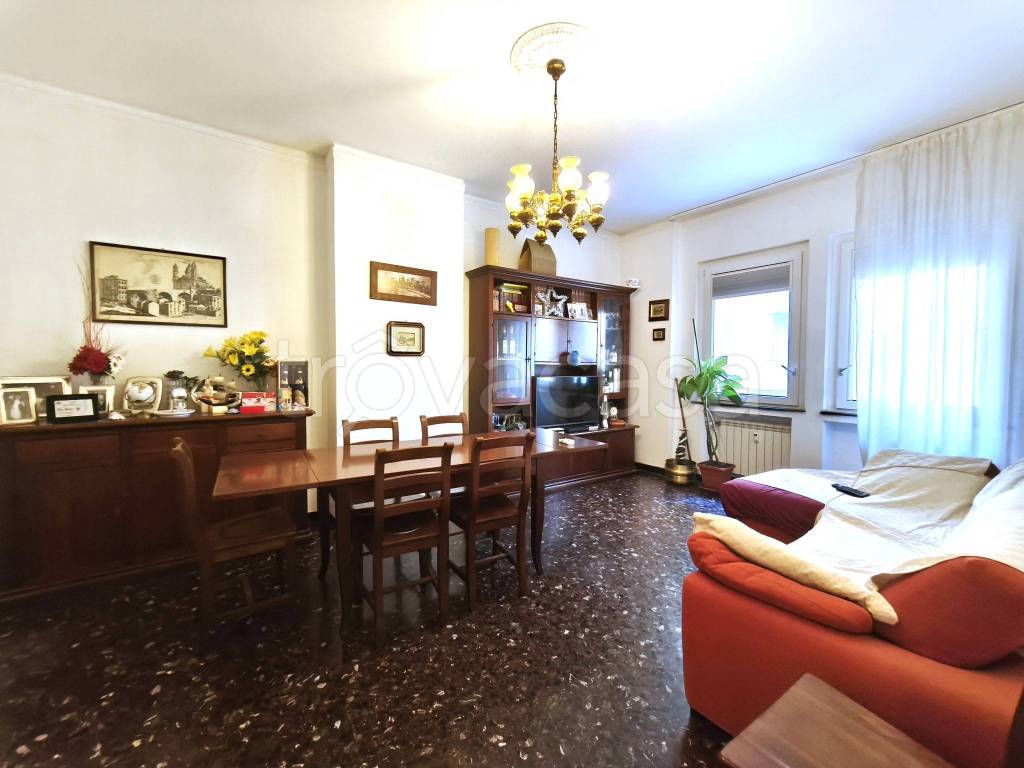 appartamento in vendita a Genova in zona Sampierdarena