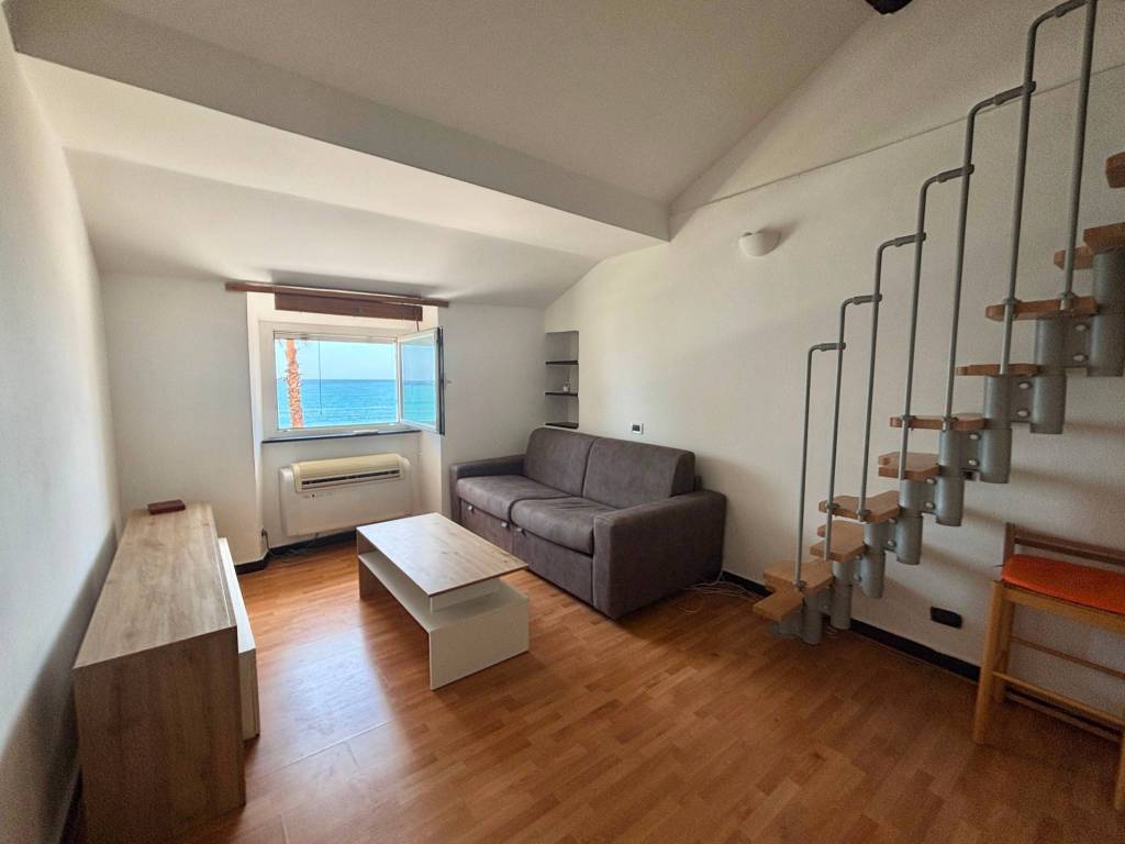 appartamento in vendita a Genova in zona Pegli
