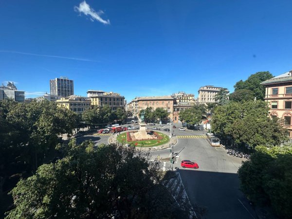 appartamento in vendita a Genova in zona Portoria / Piccapietra